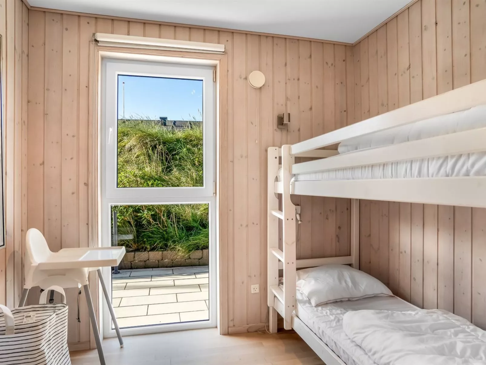 "Skamhals" - 700m from the sea-Inside