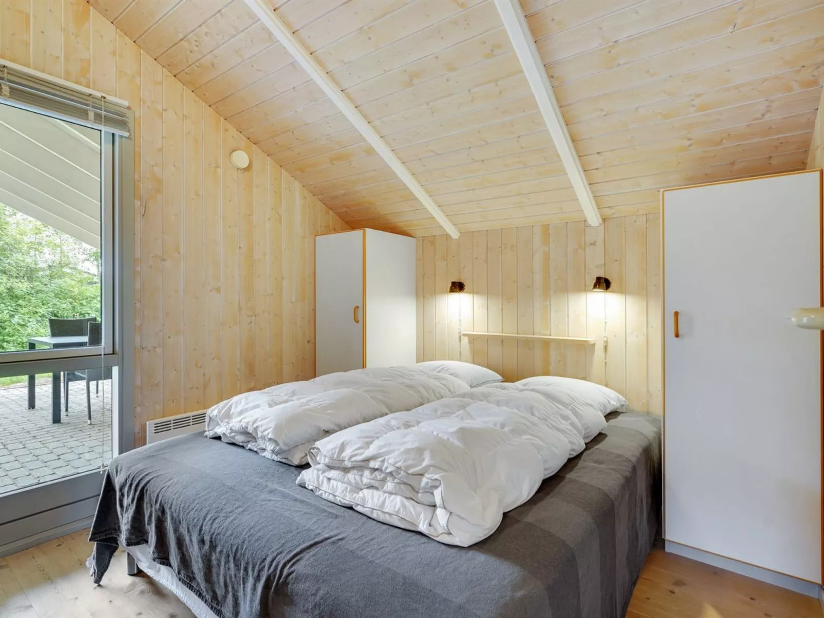 "Danna" - 850m to the fjord-Drinnen