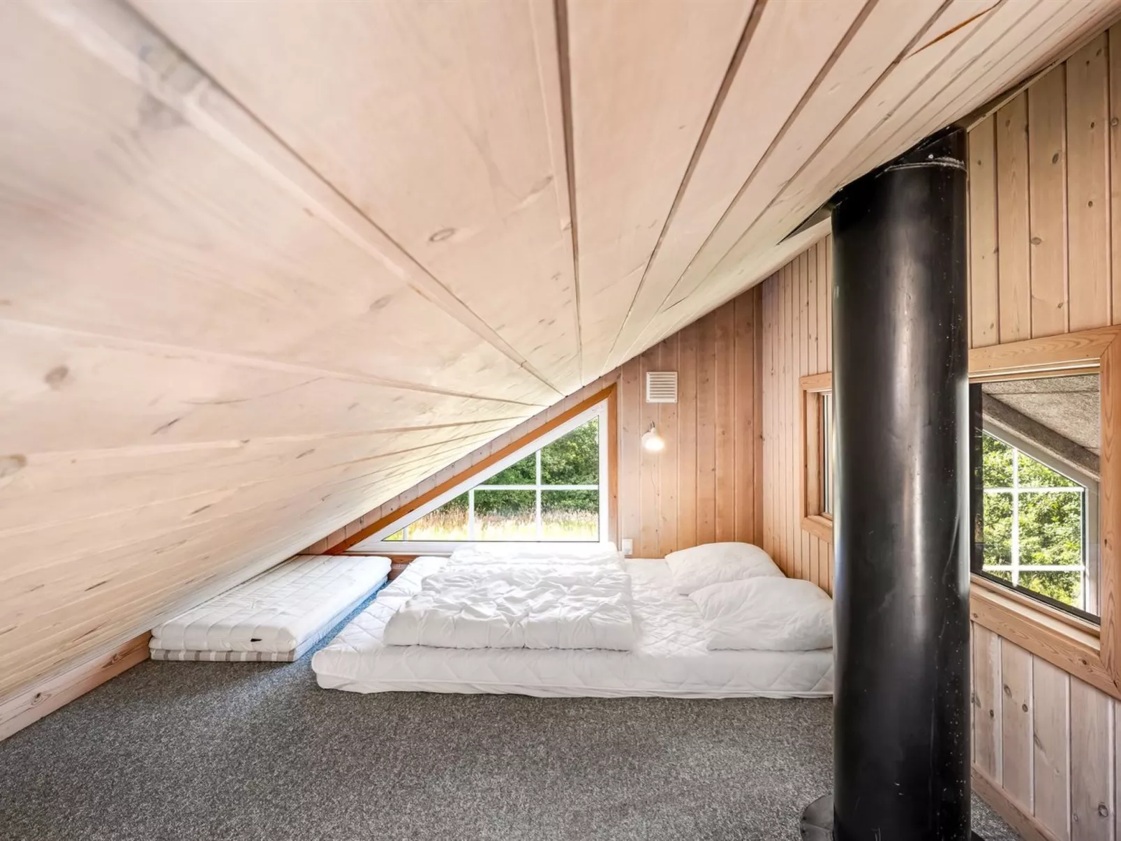 "Gunvald" - 2km to the fjord-Inside