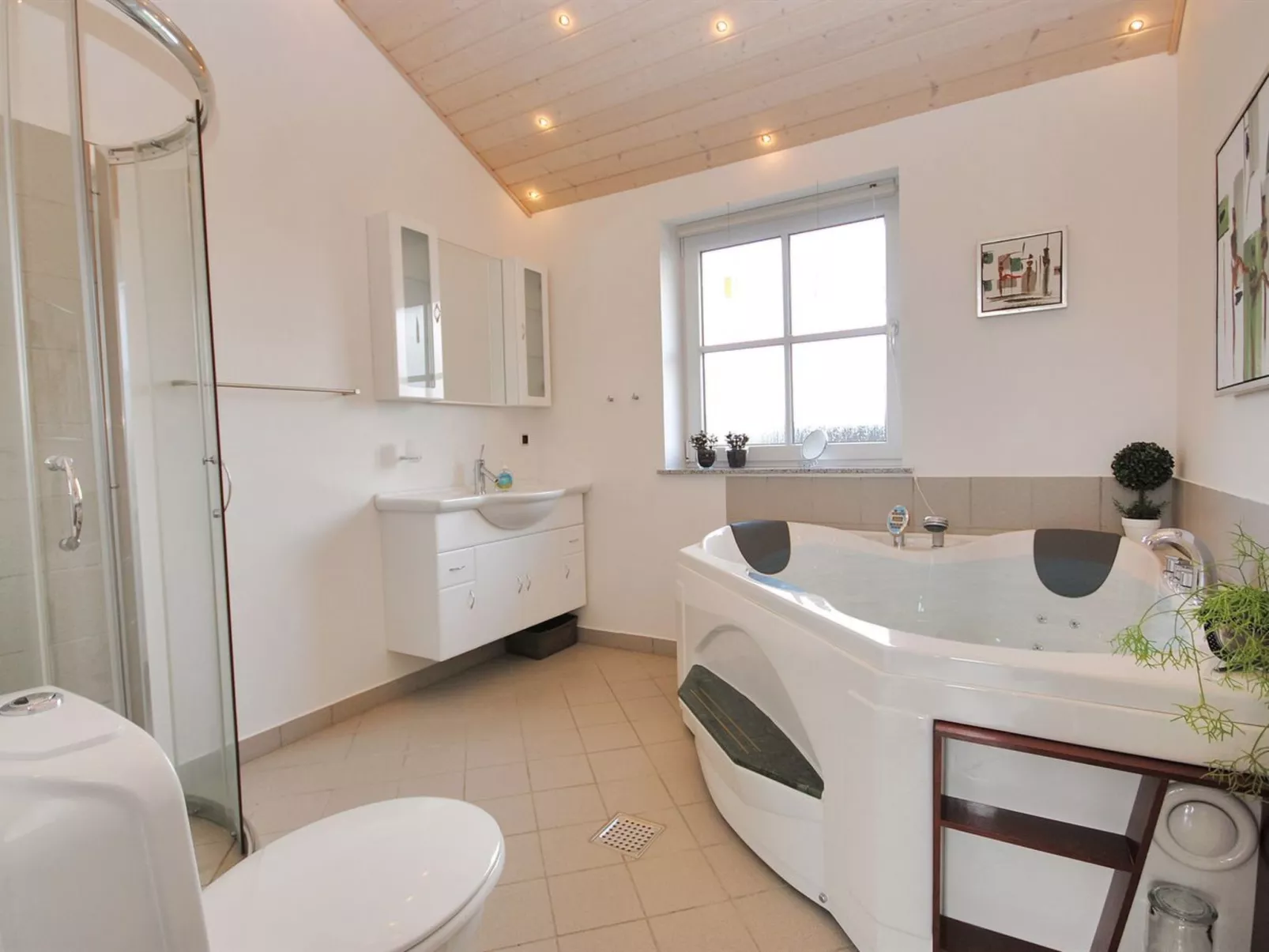 "Eberta" - 200m to the fjord-Dedans