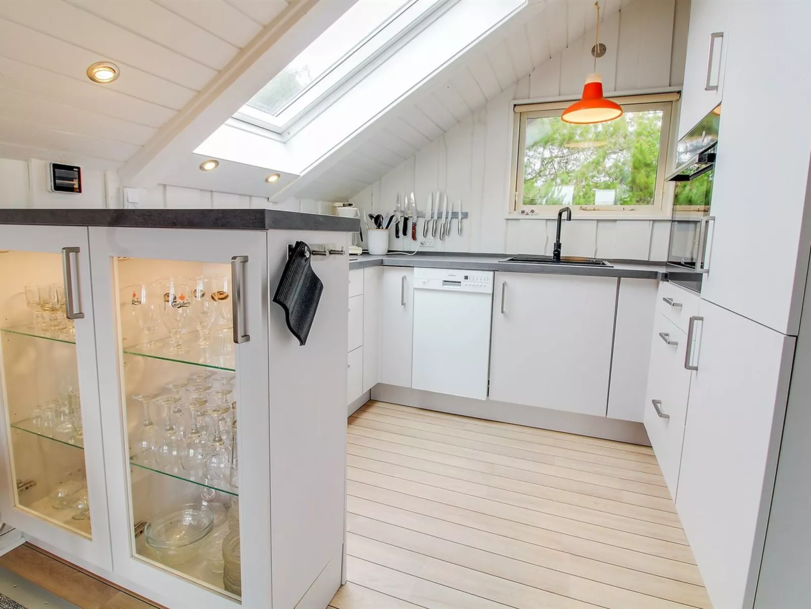 "Josie" - 200m from the sea-Drinnen