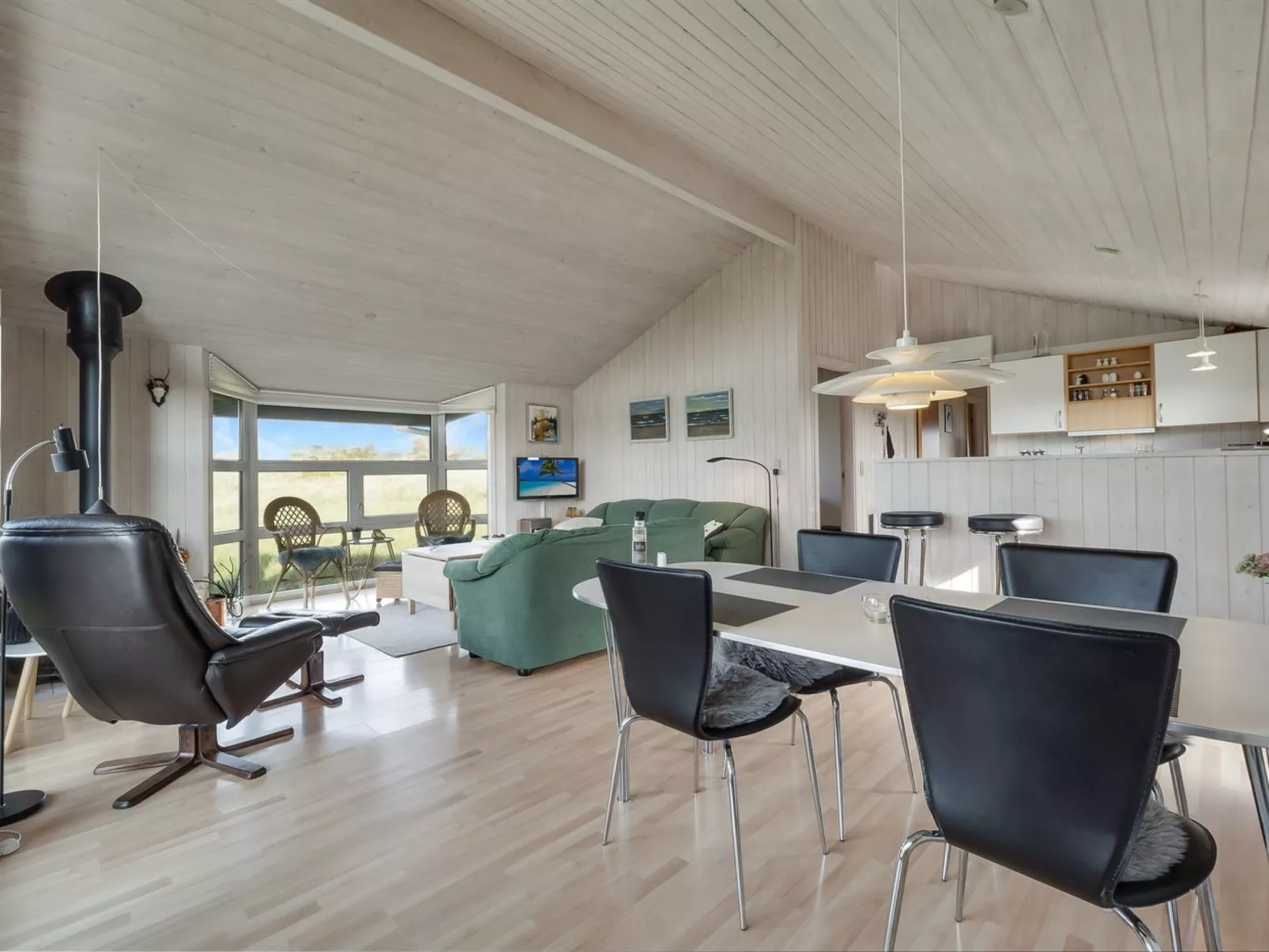 "Suometar" - 400m from the sea-Inside