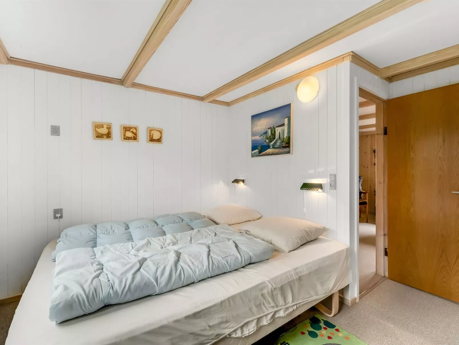 "Scarlet" - 400m to the fjord-Dedans