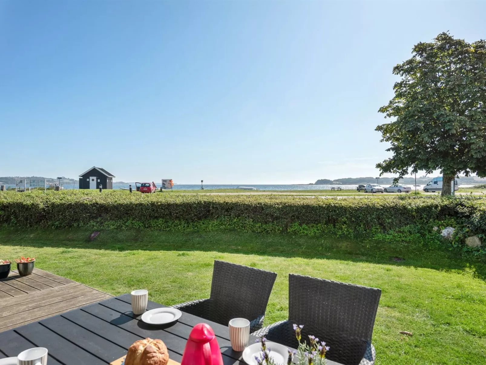 "Katrina" - 50m to the fjord-Outside