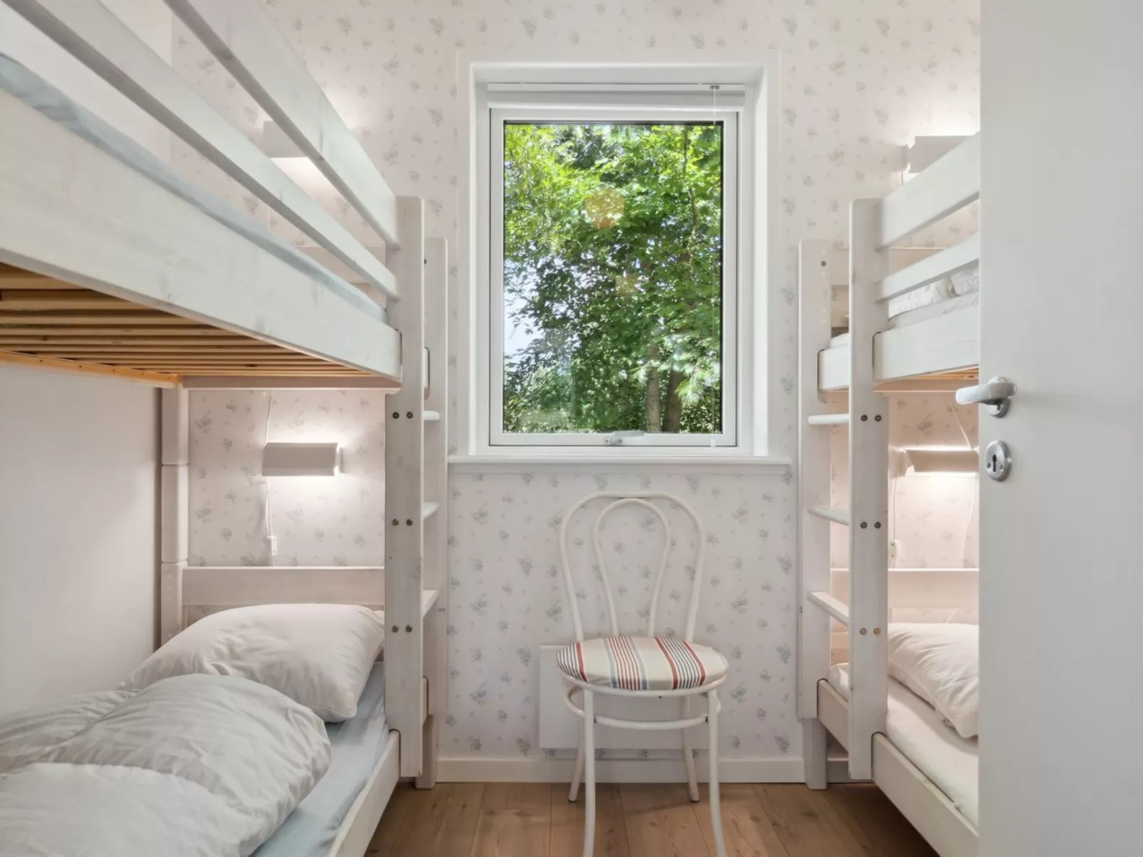 "Asla" - 400m from the sea-Drinnen