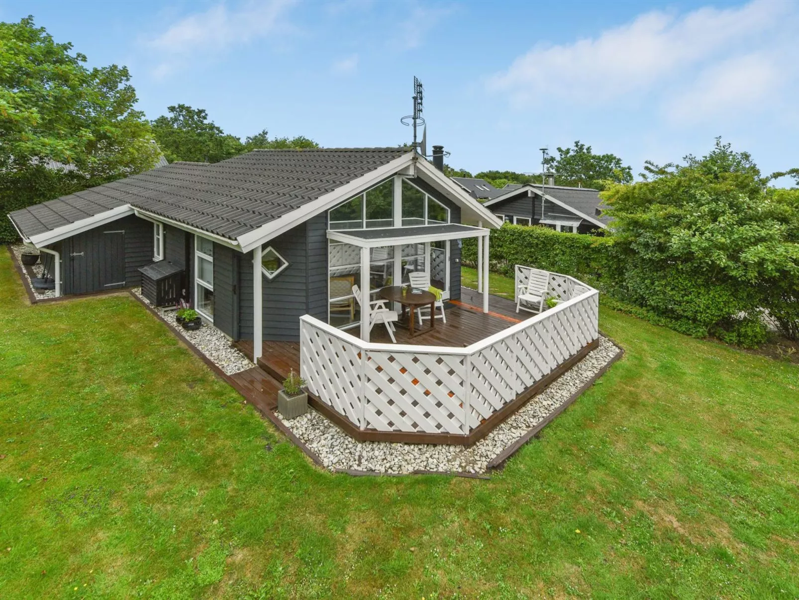 "Yara" - 1km to the fjord-Outside