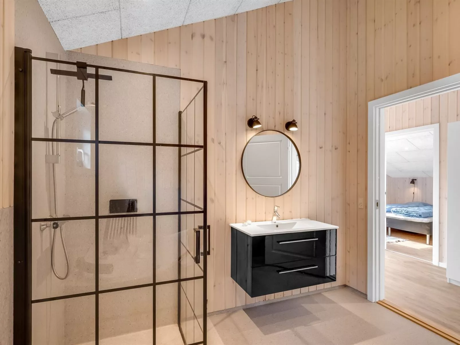 "Leeve" - 1.4km to the fjord-Inside