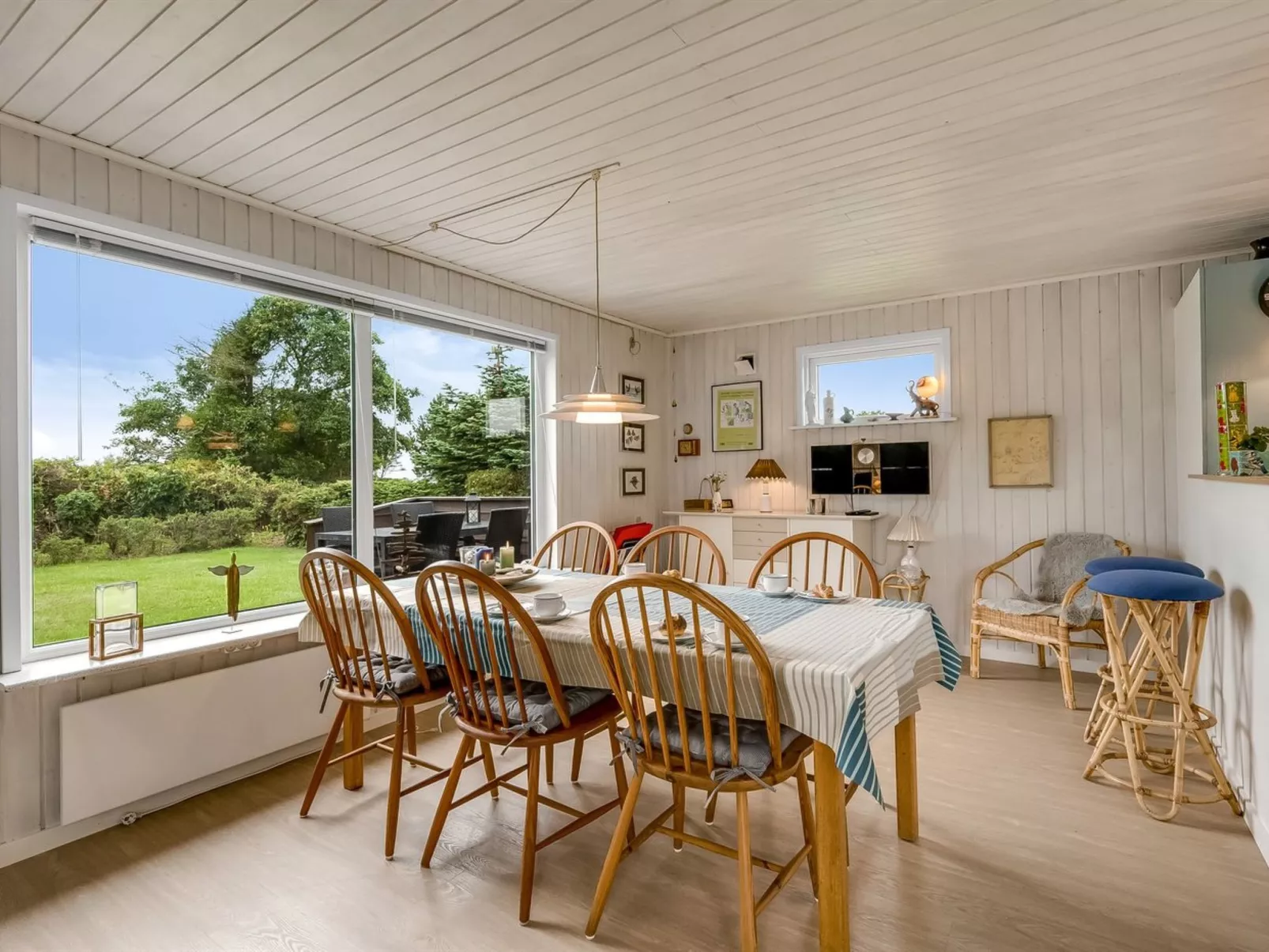 "Theodor" - 180m to the fjord-Dedans