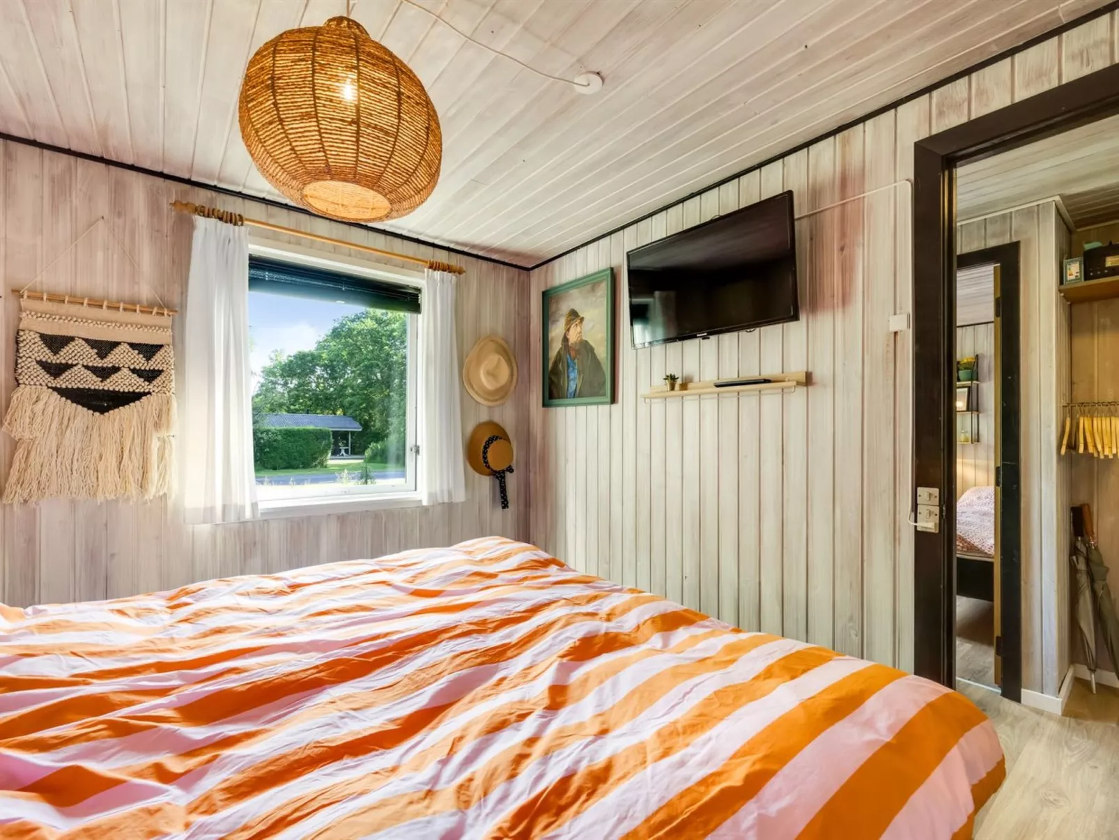 "Nelina" - 950m to the fjord-Dedans