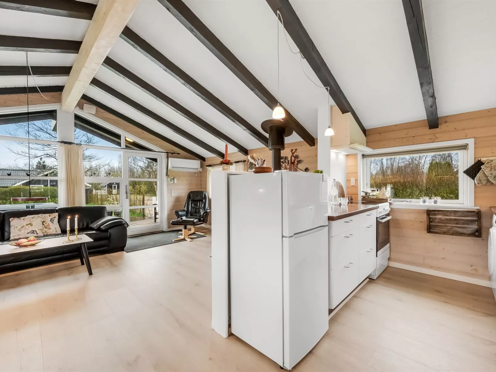 "Miikka" - 800m to the fjord-Drinnen