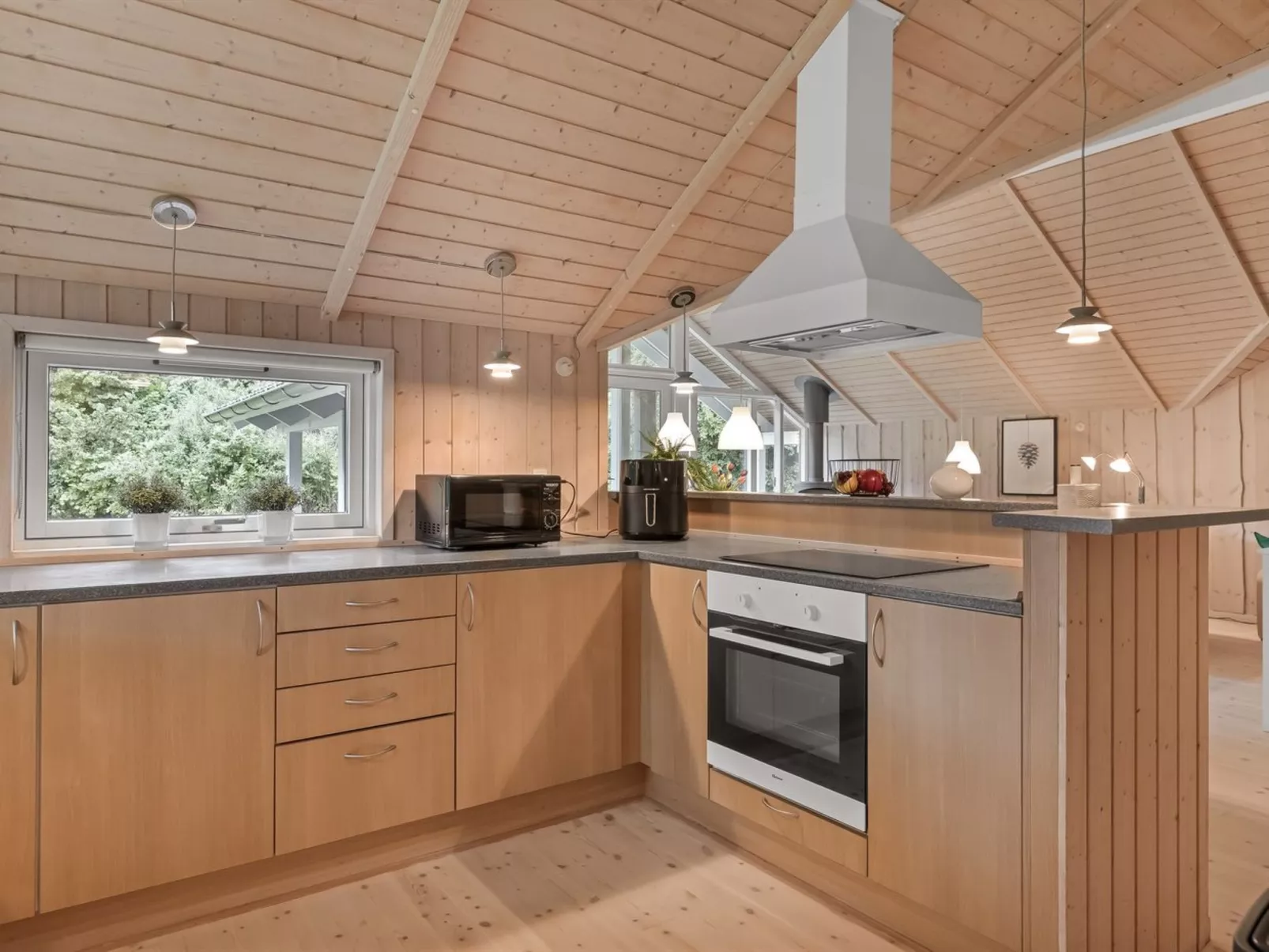 "Kaare" - 34.2km from the sea-Inside