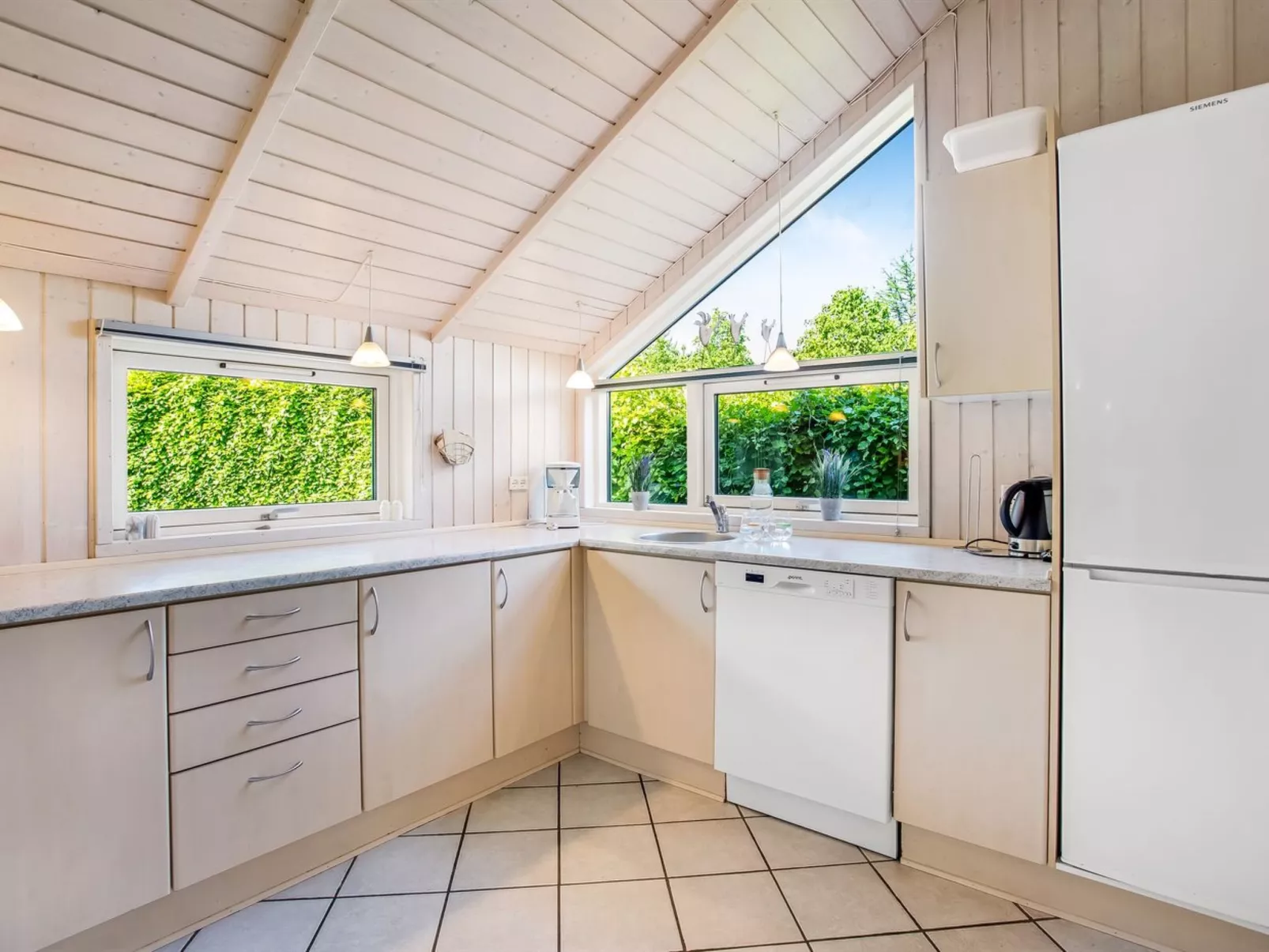 "Isving" - 1.1km to the fjord-Inside