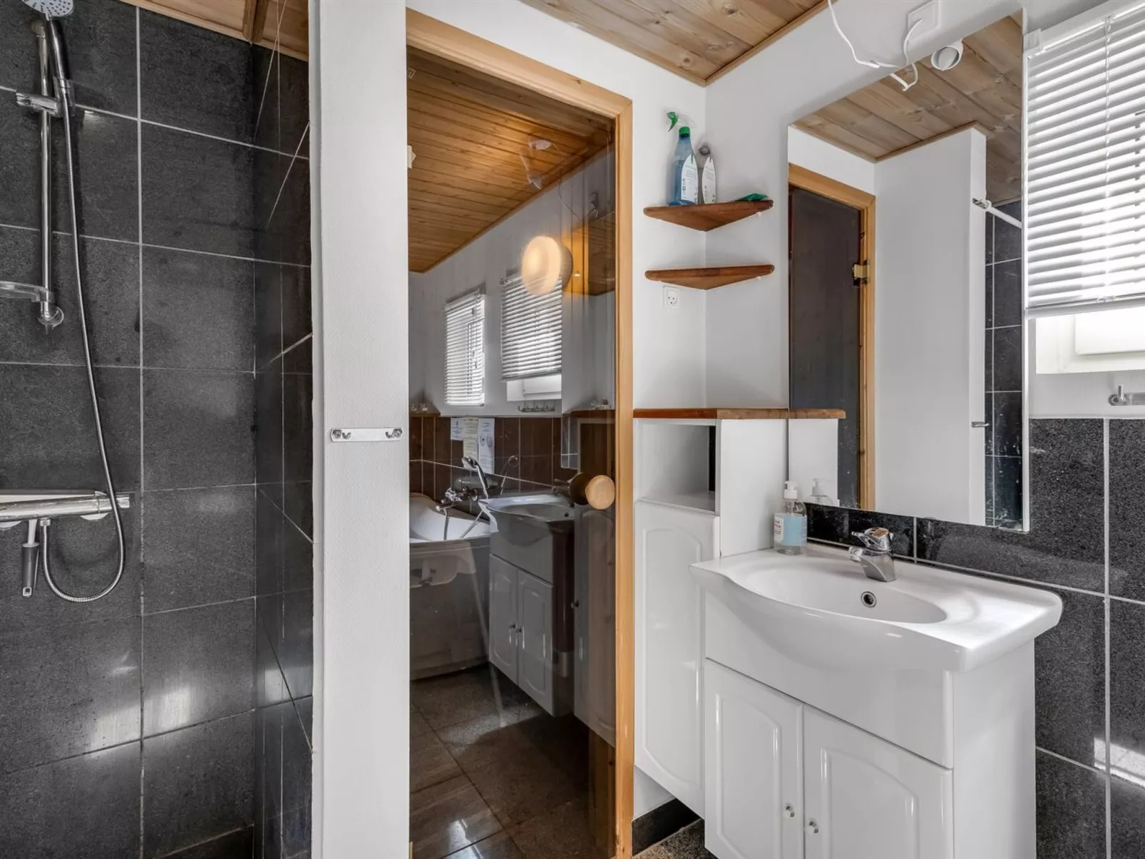 "Gretje" - 650m to the fjord-Inside