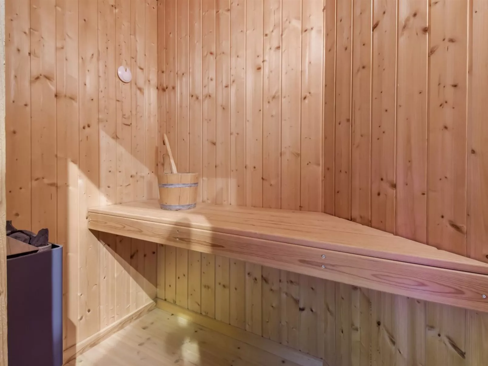 "Thit" - 1.2km to the fjord-Drinnen