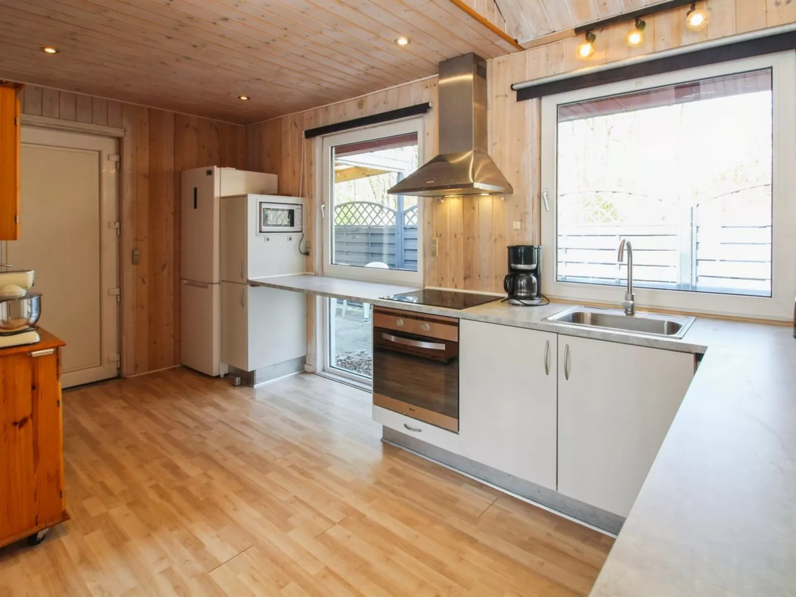 "Edy" - 25km from the sea-Drinnen