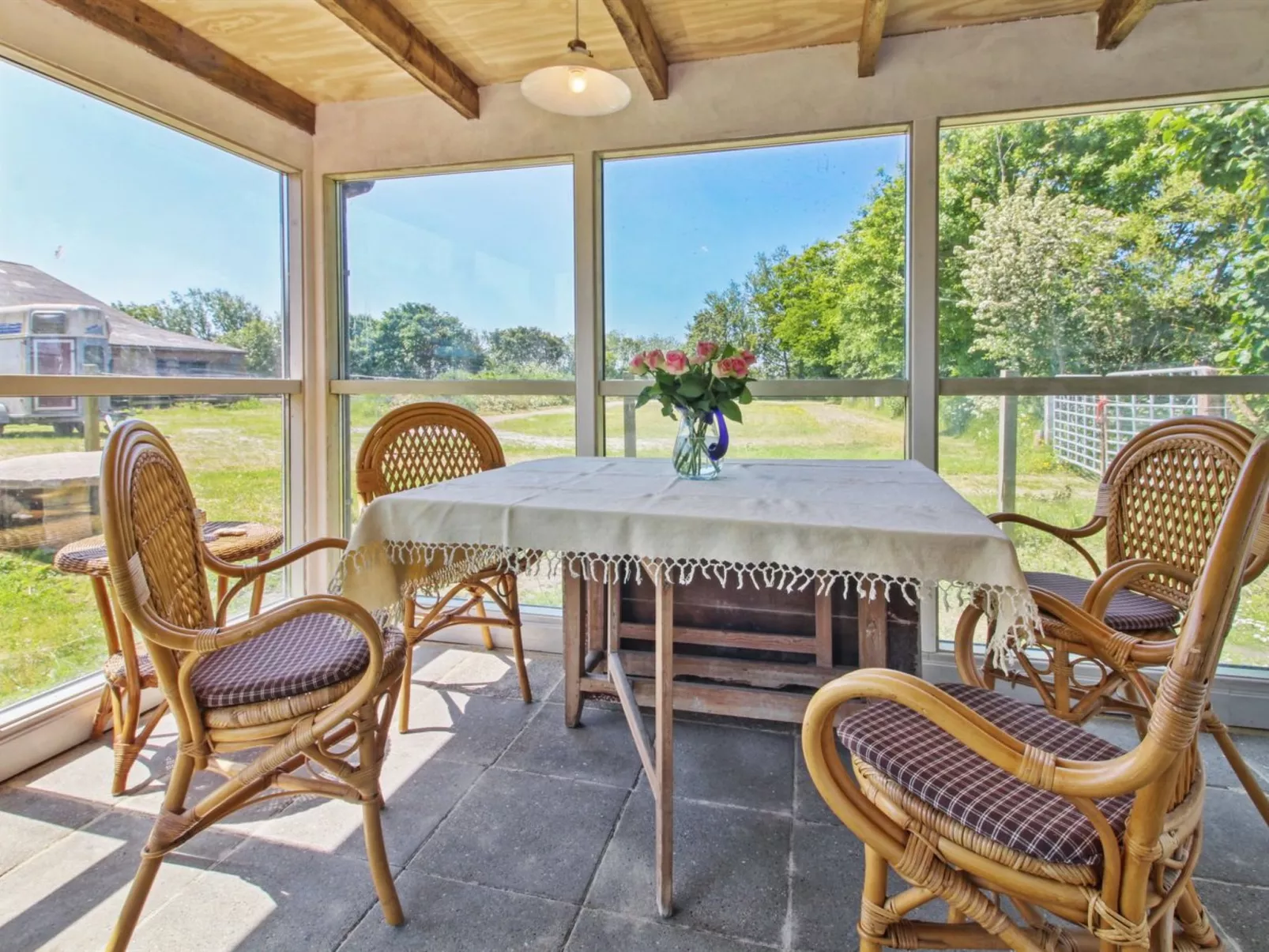 "Saarah" - 25km from the sea-Inside