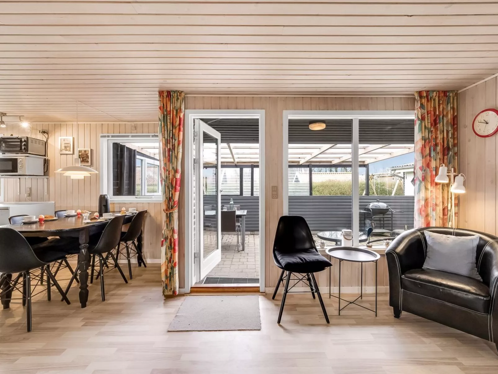 "Hoghni" - 850m to the fjord-Inside