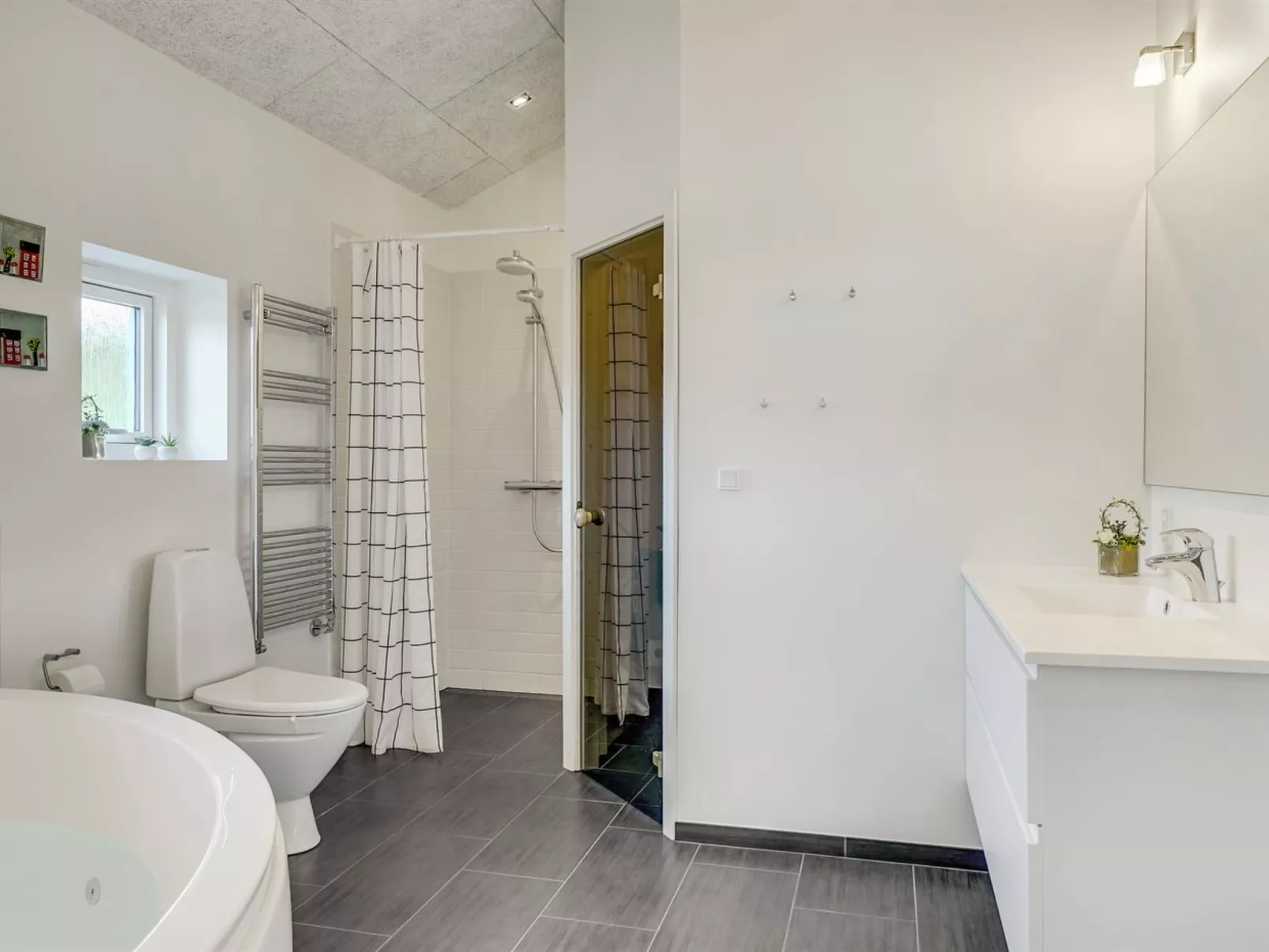 "Geri" - 700m from the sea-Inside