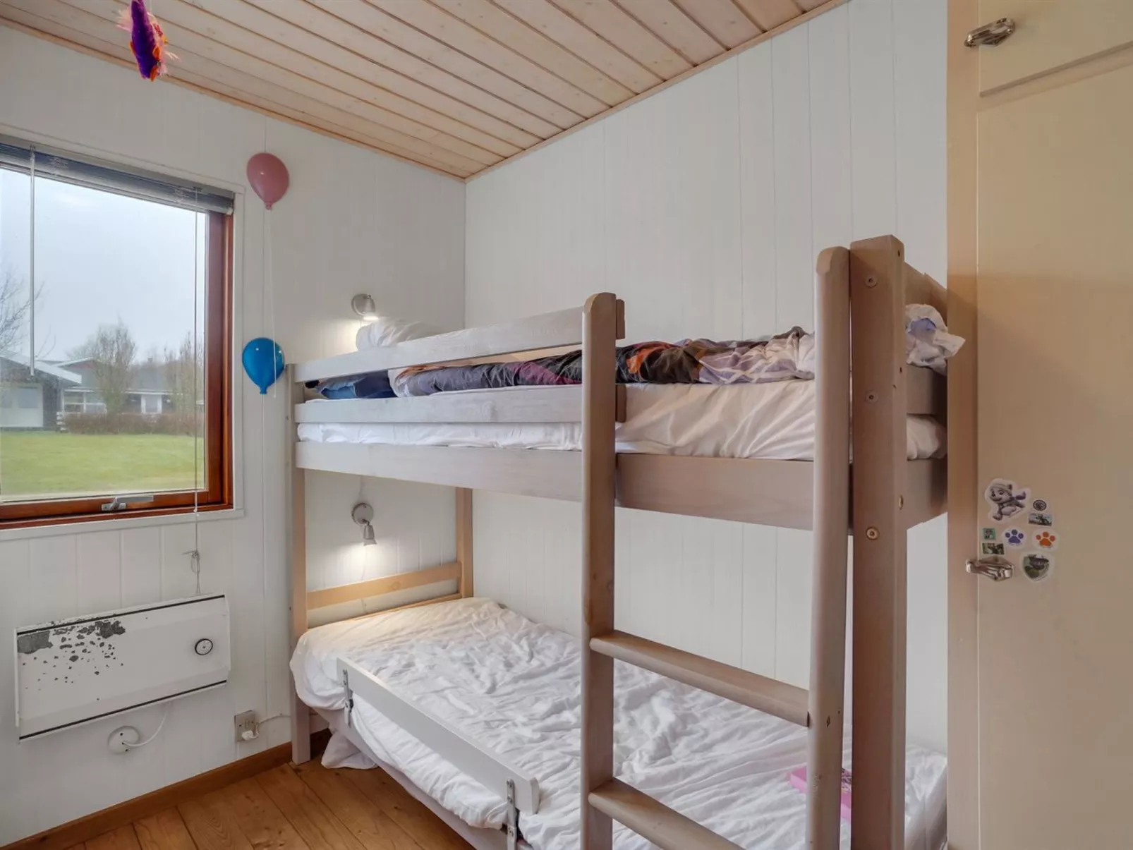 "Awer" - 300m to the fjord-Inside