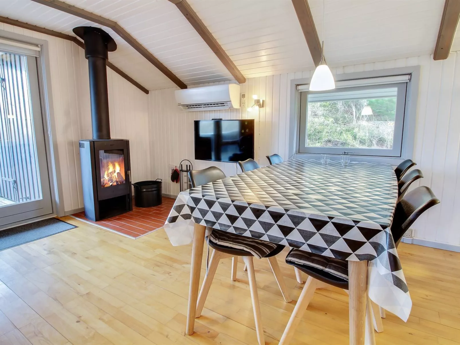 "Igilfar" - 700m from the sea-Inside