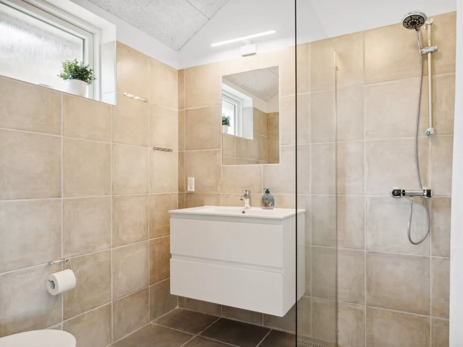 "Human" - 10.5km from the sea-Inside