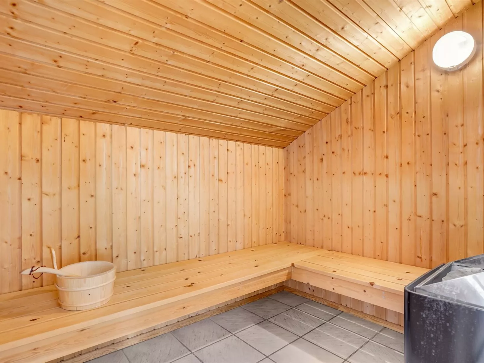 "Ritha" - 350m from the sea-Inside