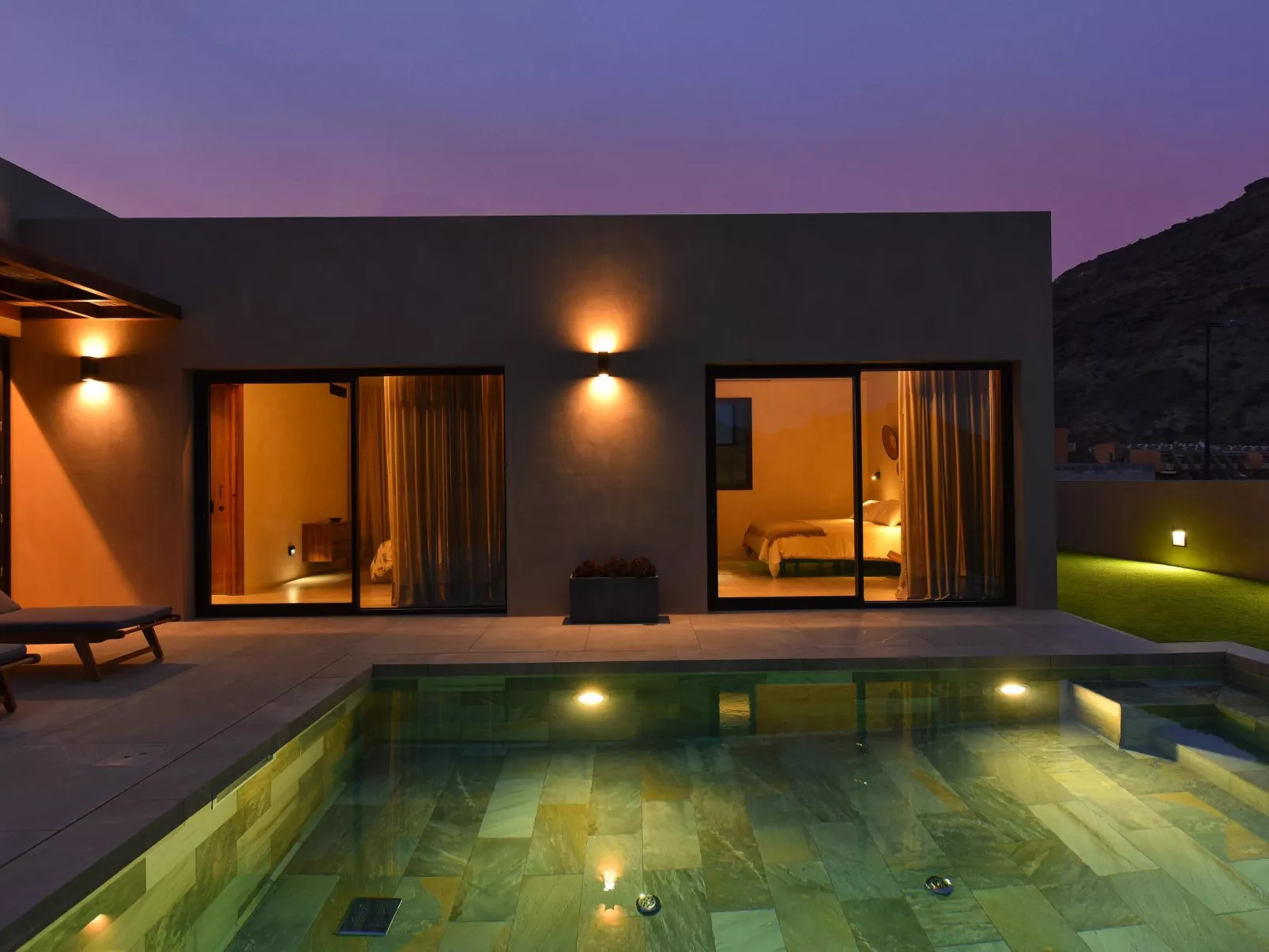 Almadies Tauro - Outside