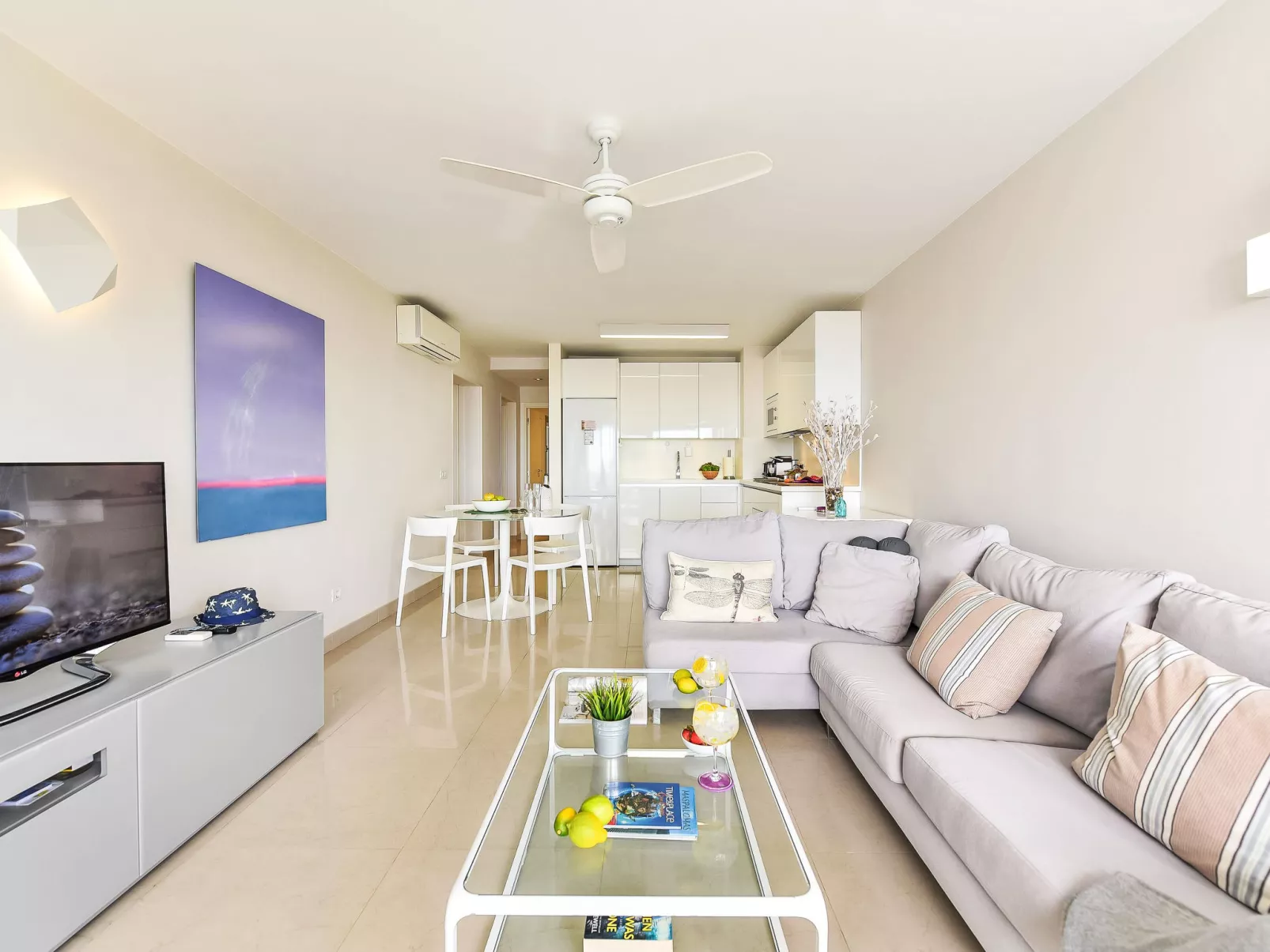 Papagayo San Agustin-Inside