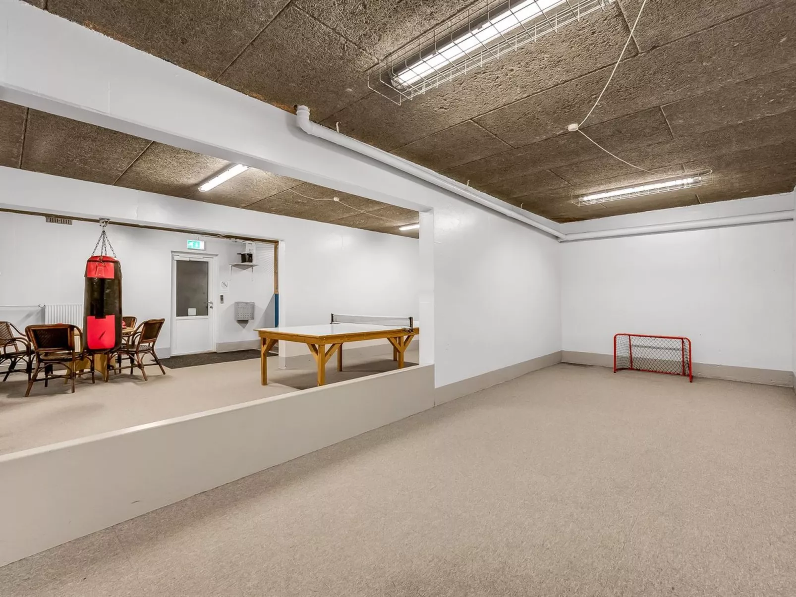 "Alvy" - 100m to the fjord-Inside