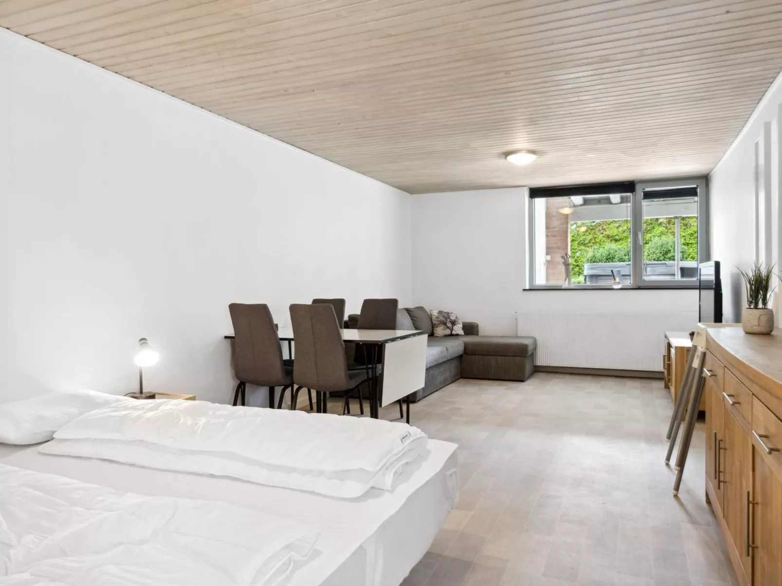 "Elaine" - 350m from the sea-Inside