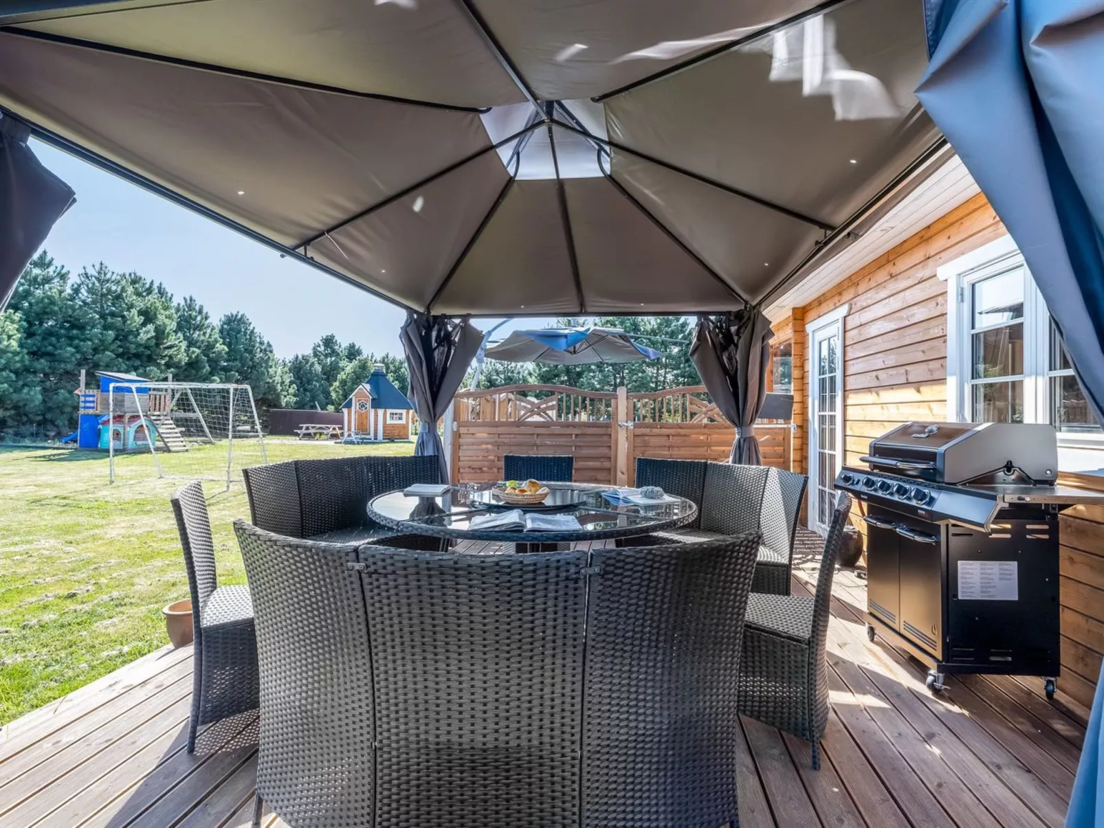 "Vicktoria" - 1.5km from the sea-Outside