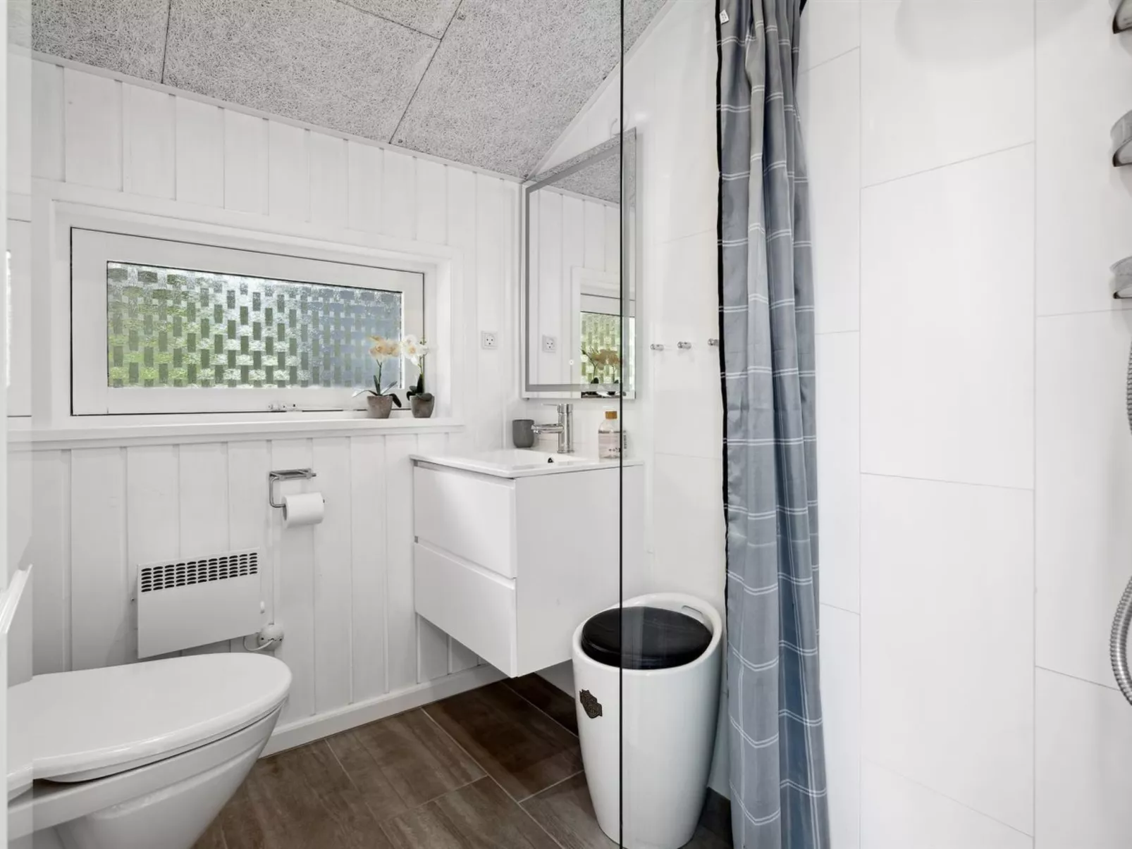 "Brynhild" - 30km from the sea-Drinnen