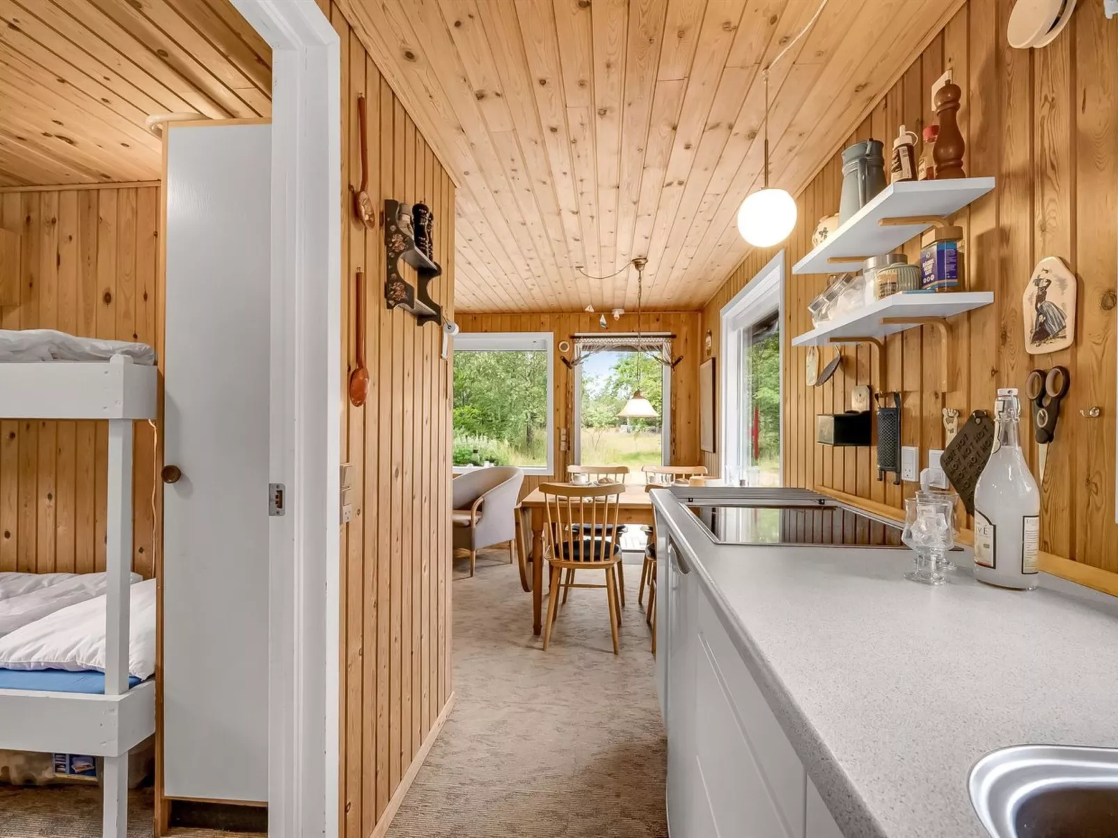 "Fifi" - 200m to the fjord-Inside