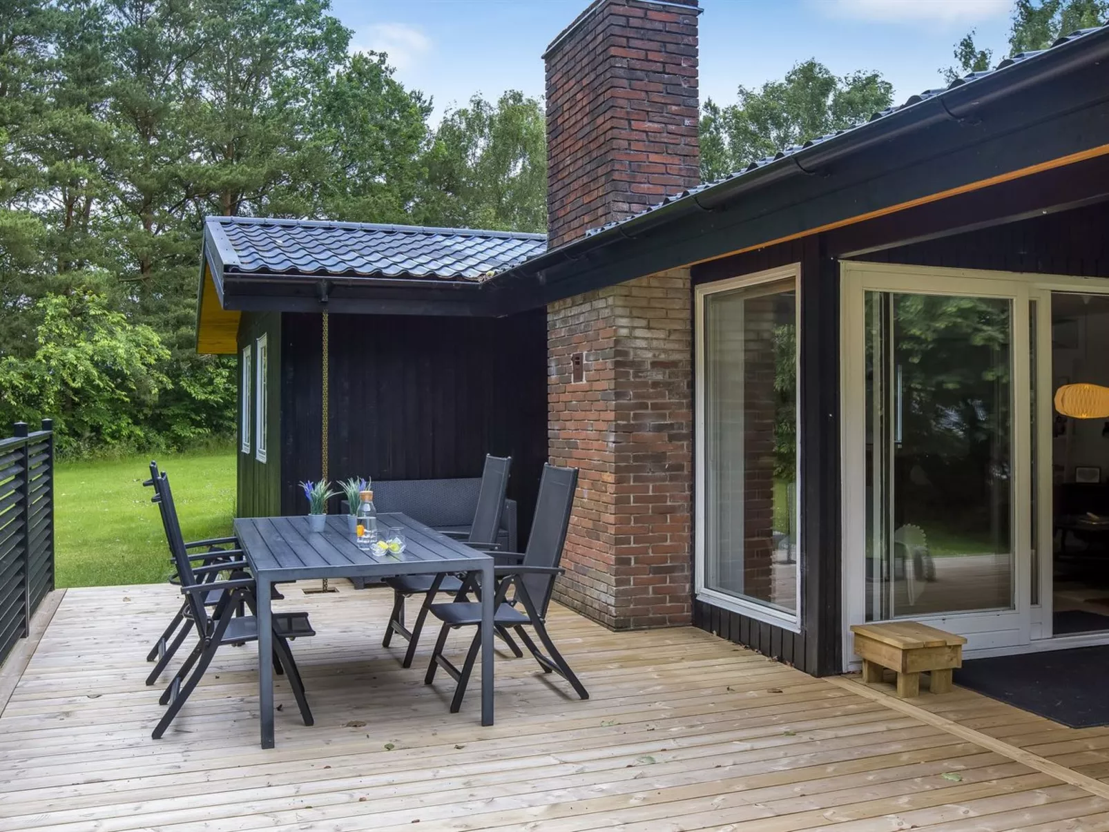 "Gudrid" - 250m to the fjord-Outside