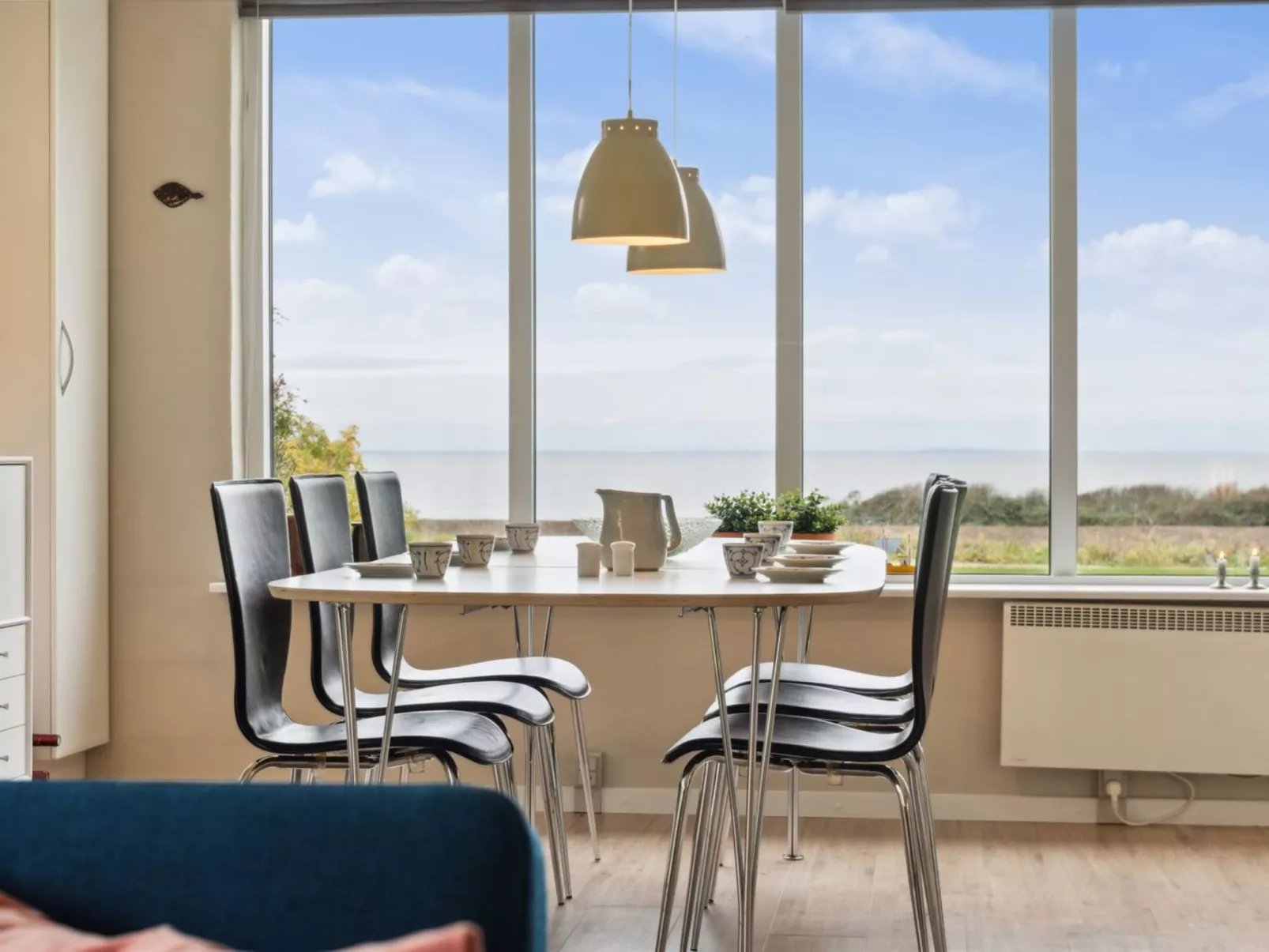 "Luchia" - 200m to the fjord-Drinnen