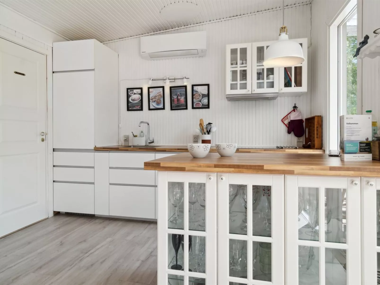 "Thorlak" - 860m from the sea-Inside