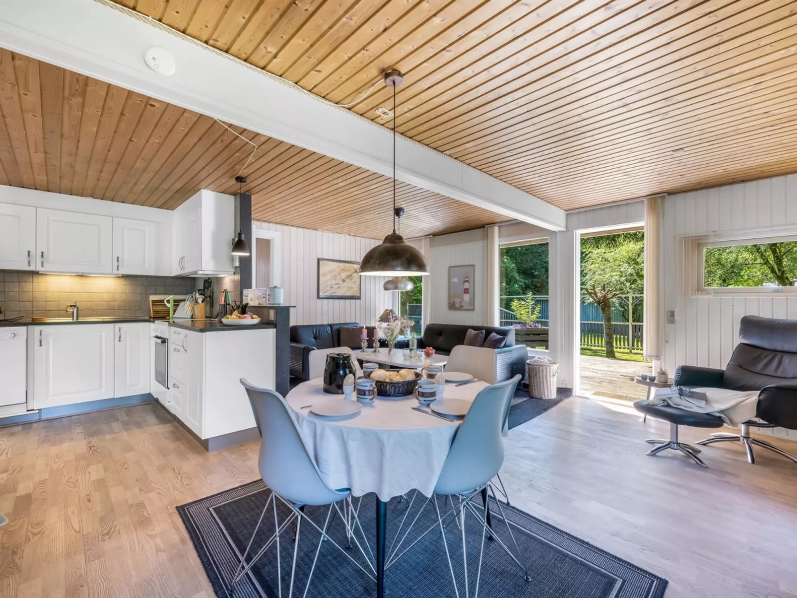 "Meo" - 30km from the sea-Drinnen