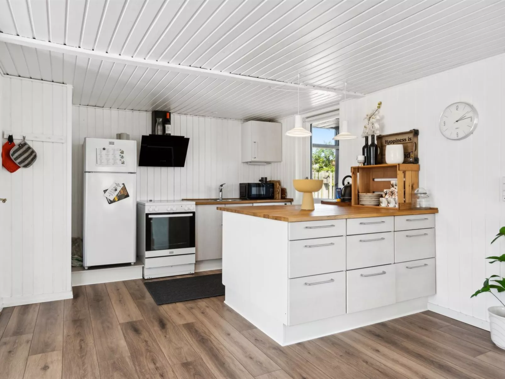 "Elisabeta" - 60m from the sea-Inside