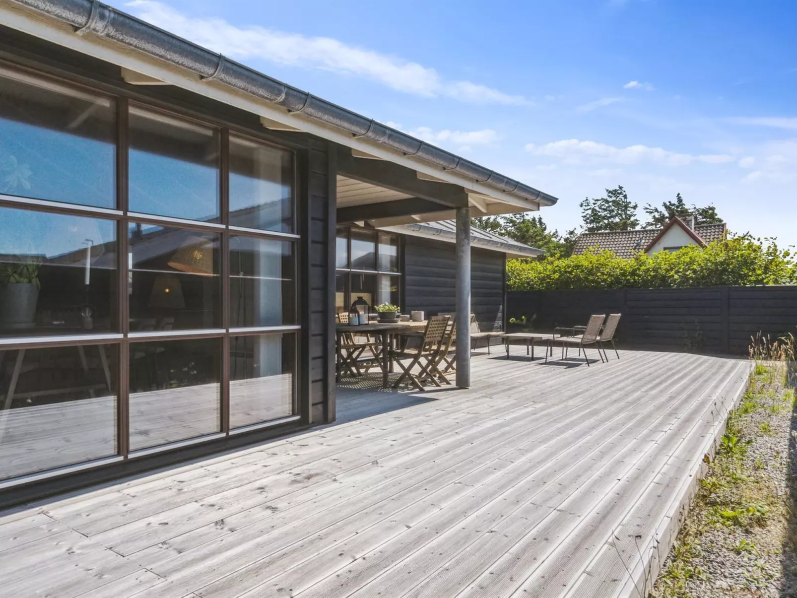 "Fridgerd" - 250m from the sea-Outside