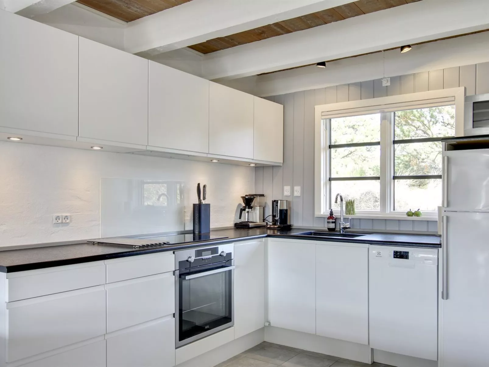 "Grita" - 500m from the sea-Inside