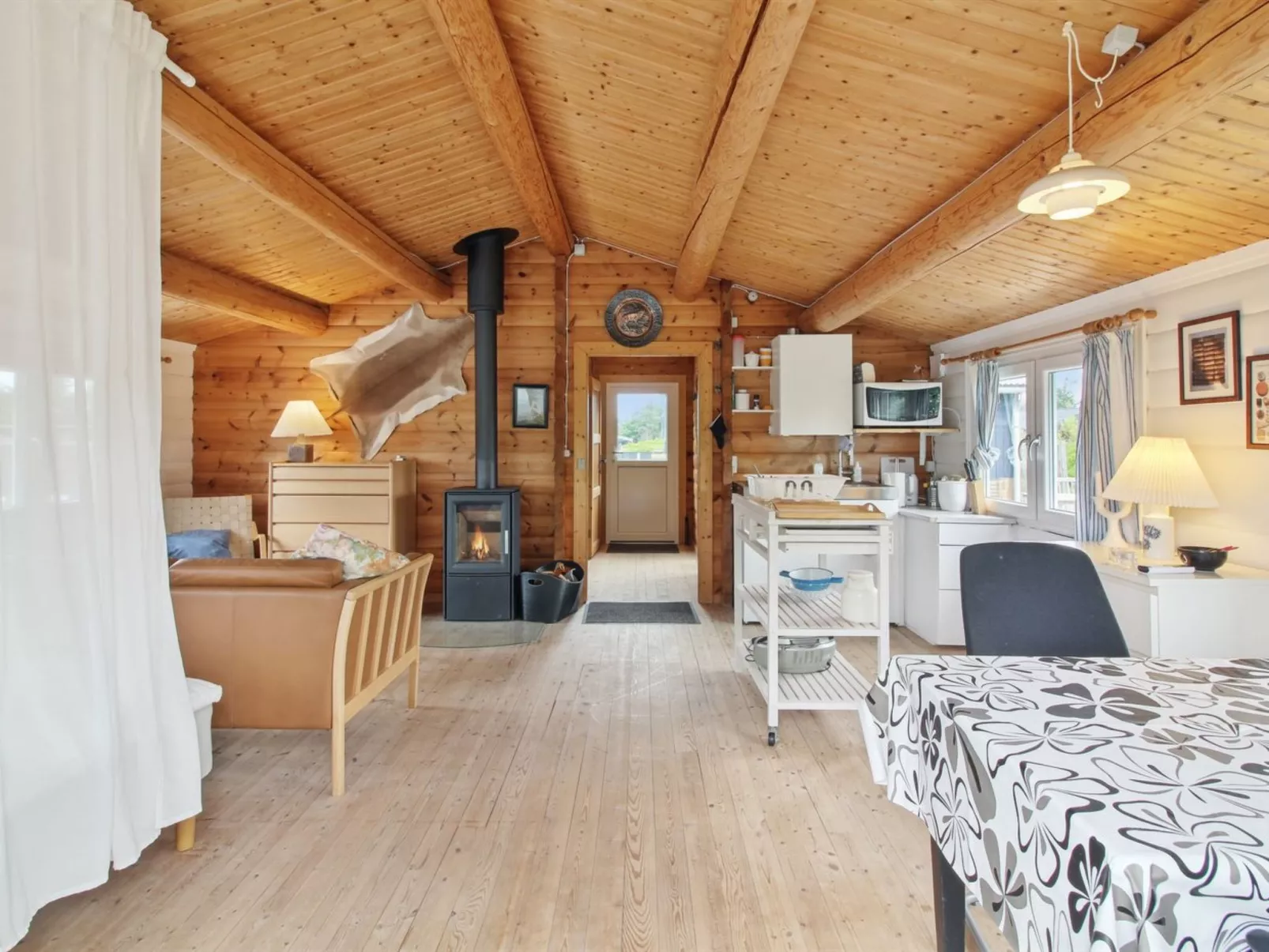 "Sampo" - 400m from the sea-Drinnen