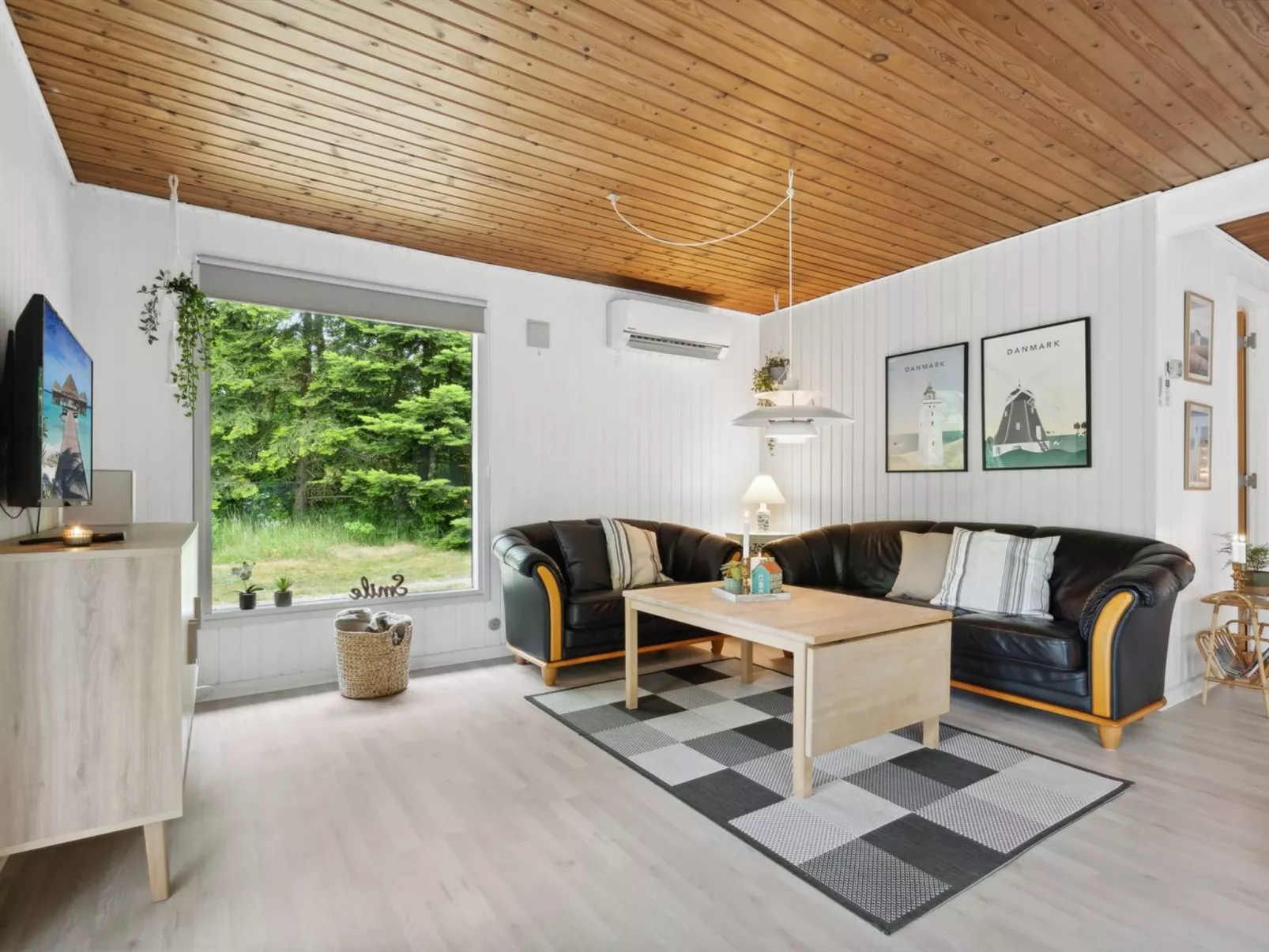 "Nyalle" - 30km from the sea-Inside