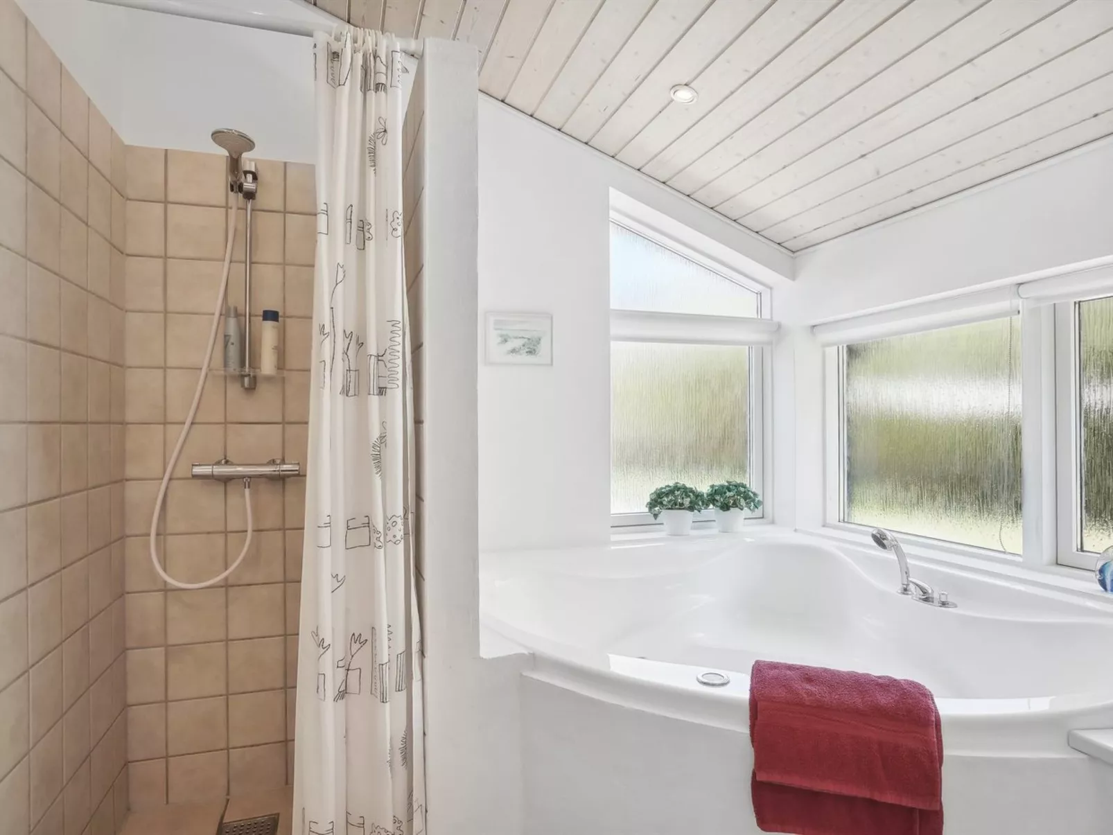 "Katrina" - 1.7km from the sea-Dedans