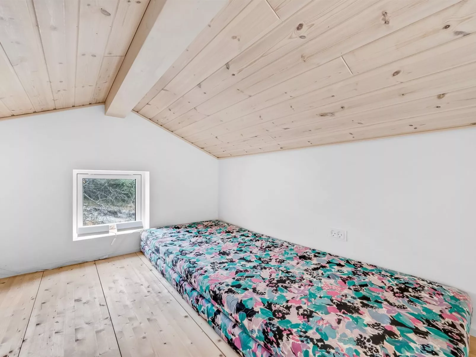 "Apolina" -  from the sea-Drinnen