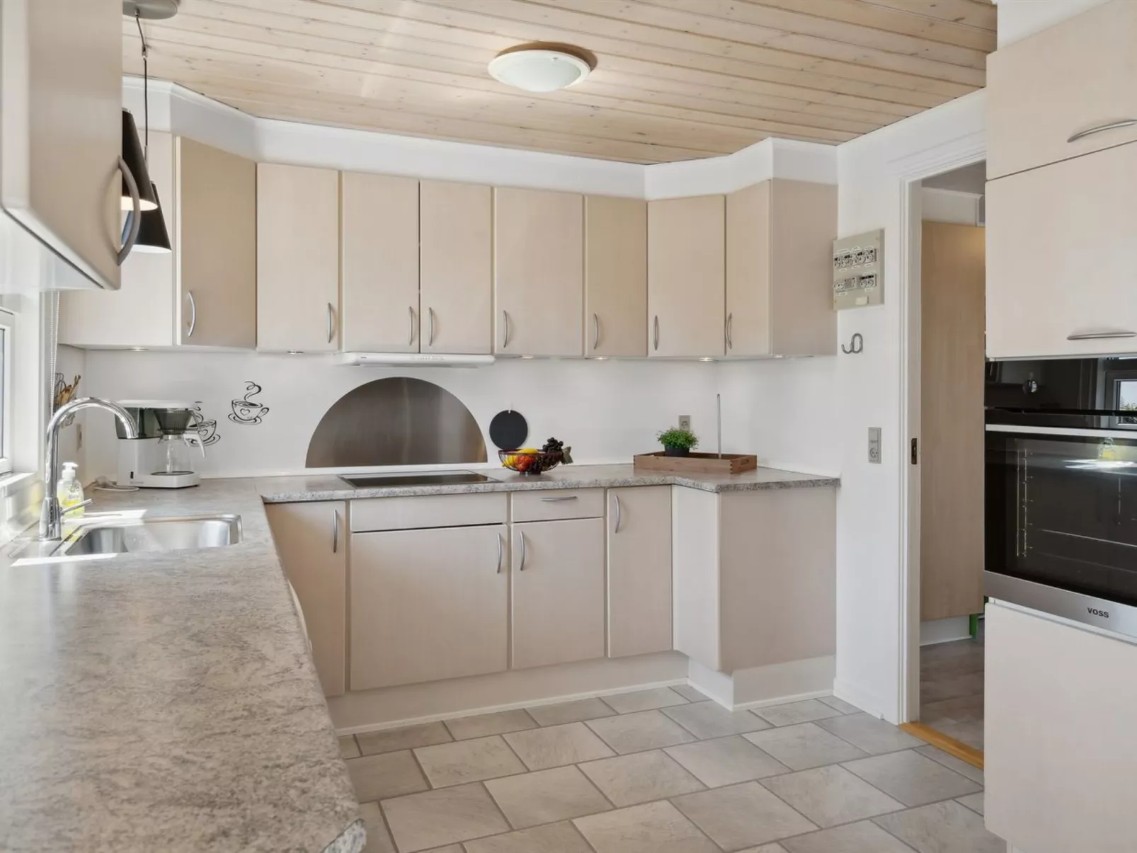 "Anella" - 200m from the sea-Drinnen