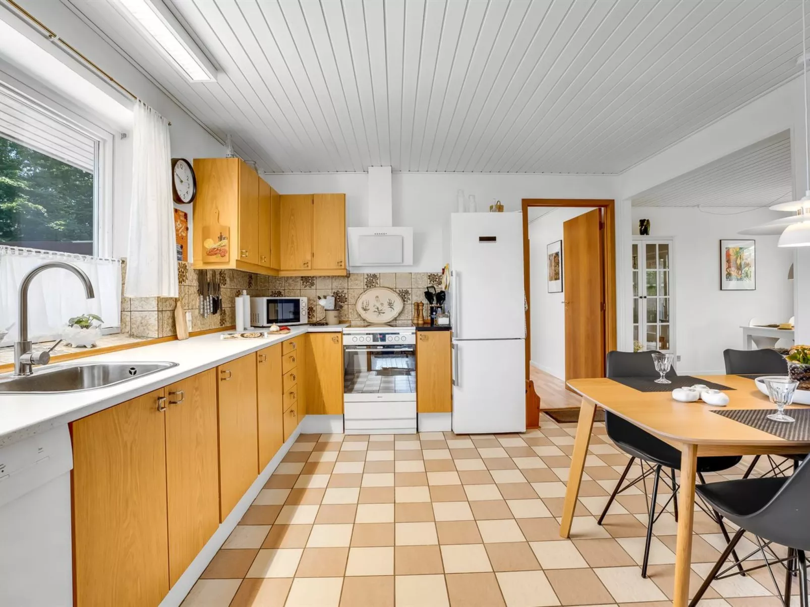 "Maleen" - 150m to the fjord-Inside