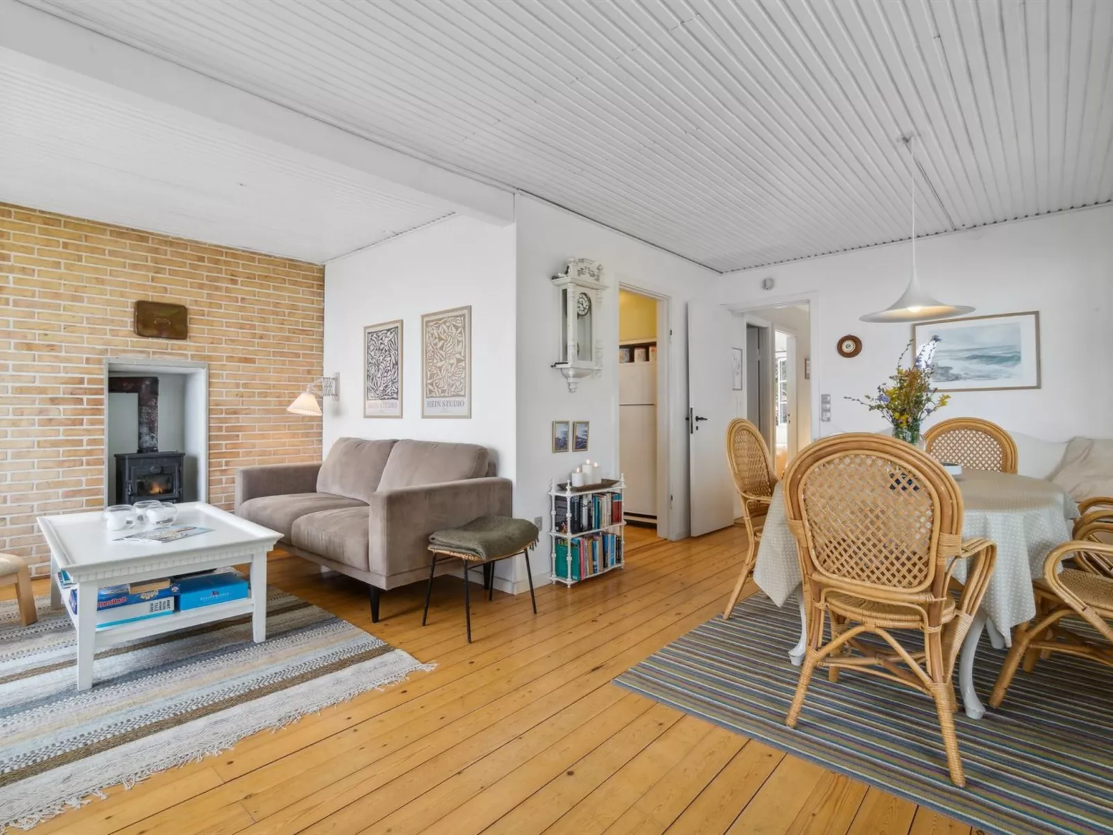 "Yasha" - 200m from the sea-Drinnen