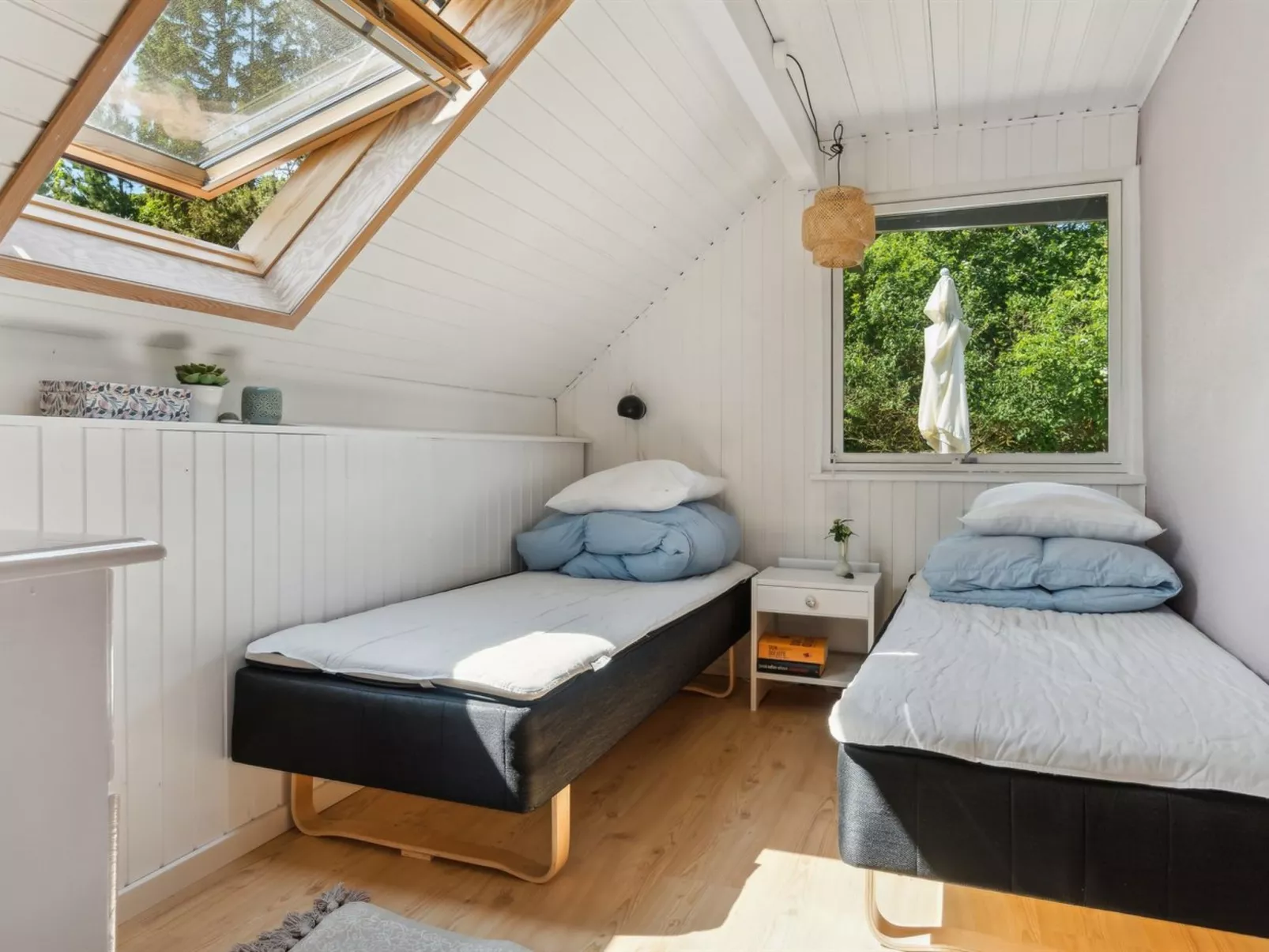 "Nadia" - 300m to the fjord-Inside