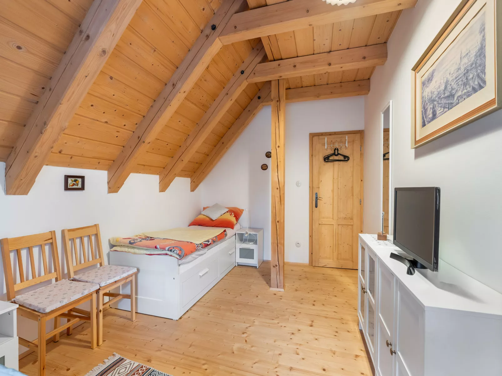 Roubenka Maleč-Inside