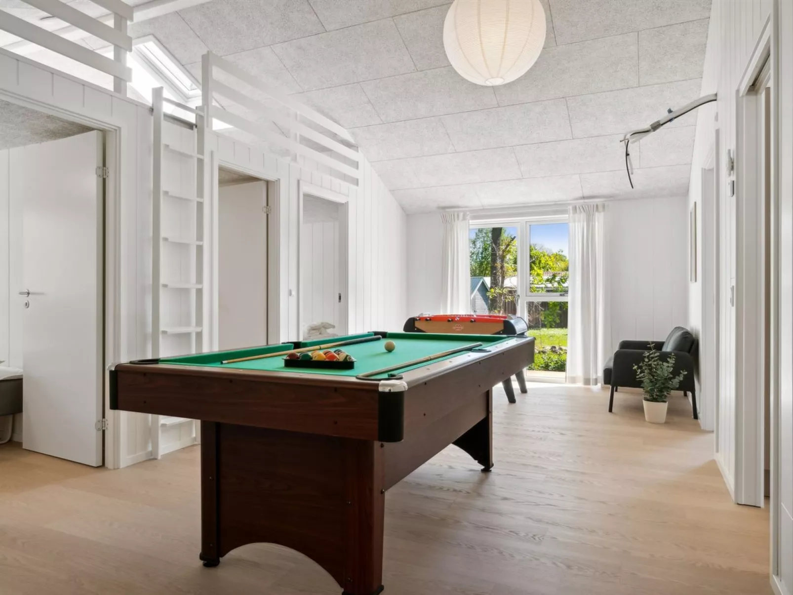 "Nicolas" - 500m from the sea-Dedans